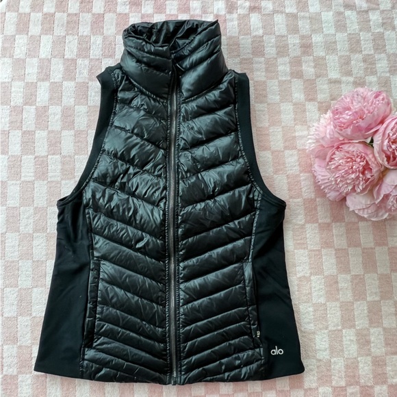 ALO Yoga Jackets & Blazers - Alo Yoga
Altitude Performance Puffer Vest, Black